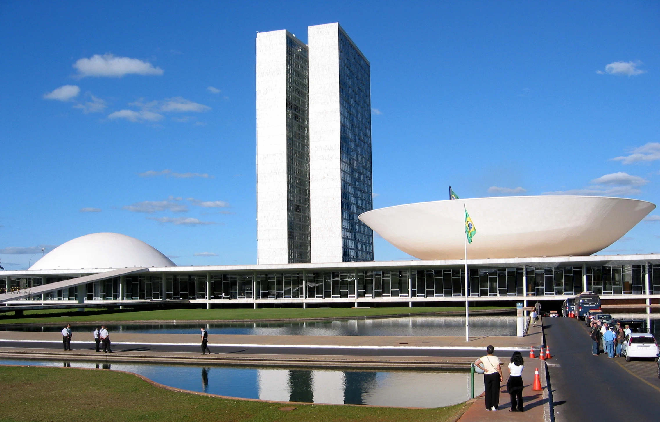 Congresso prepara instalação de CPMI sobre fraudes no INSS e CPI para investigar facções criminosas