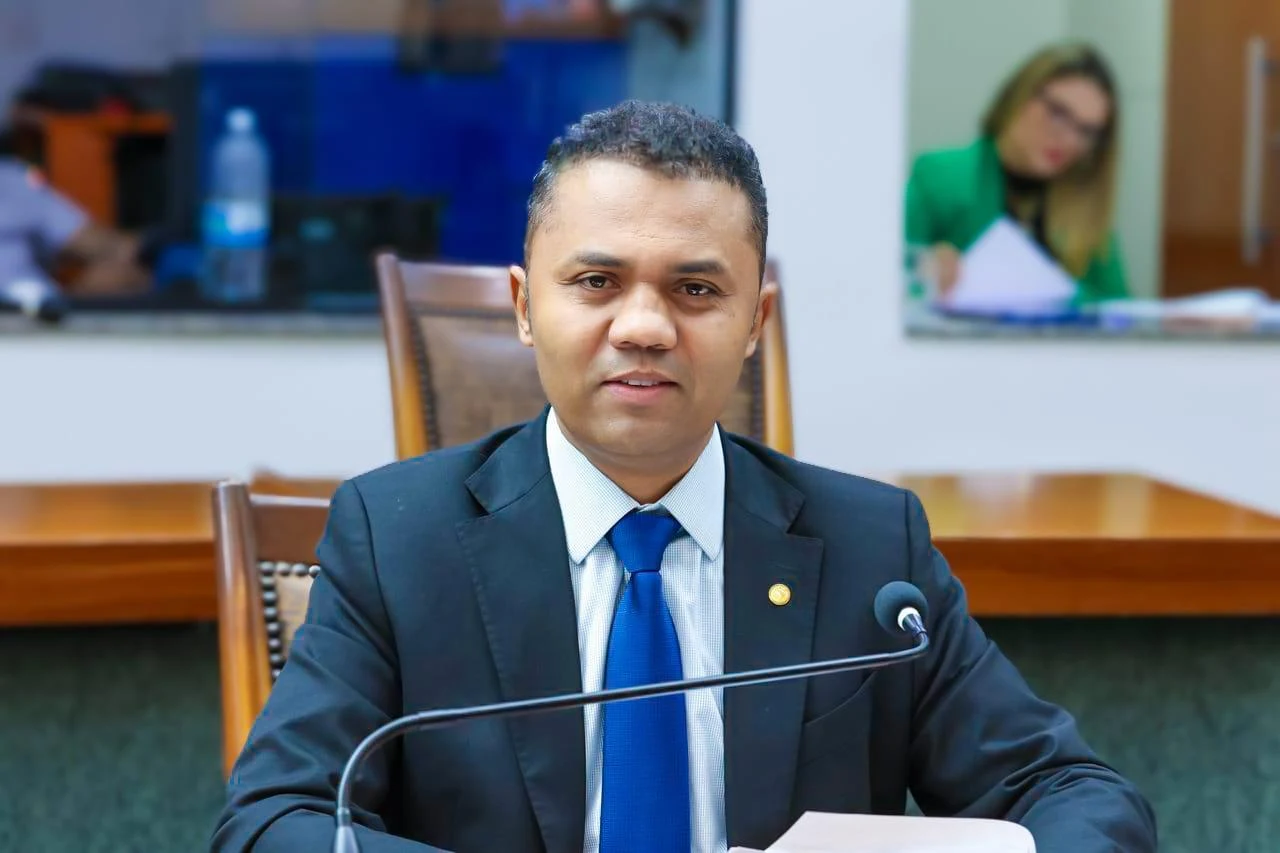 PSB desiste de ação e Justiça extingue processo contra Moisemar Marinho