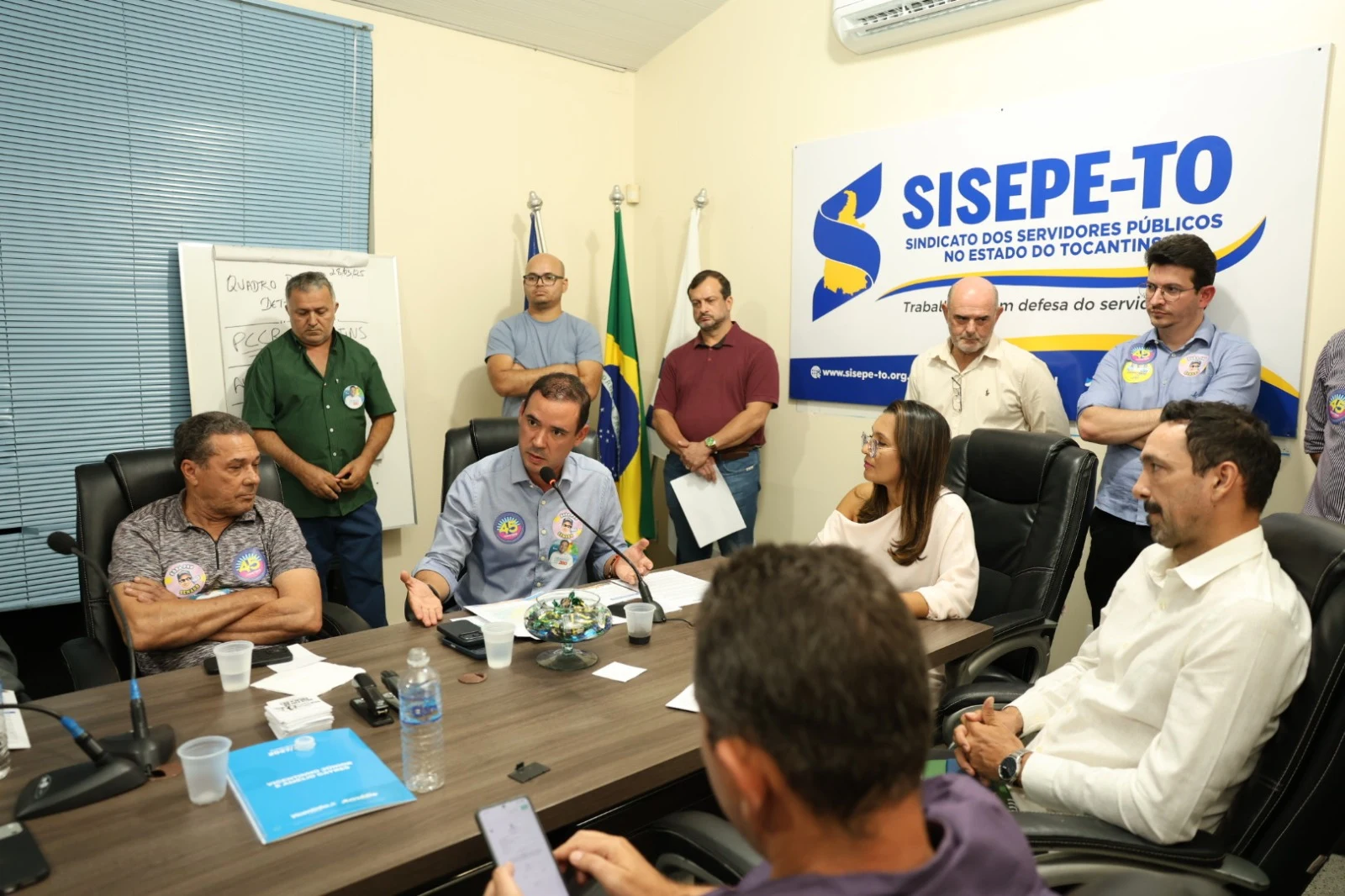 Vicentinho recebe demandas do Sisepe e aponta convergência com compromissos para servidores