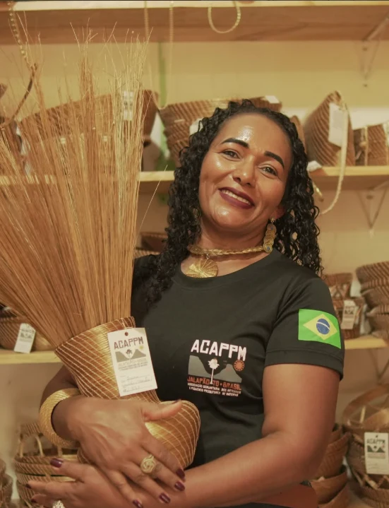 Duas artesãs de Mateiros entram no TOP 100 do artesanato nacional do Sebrae