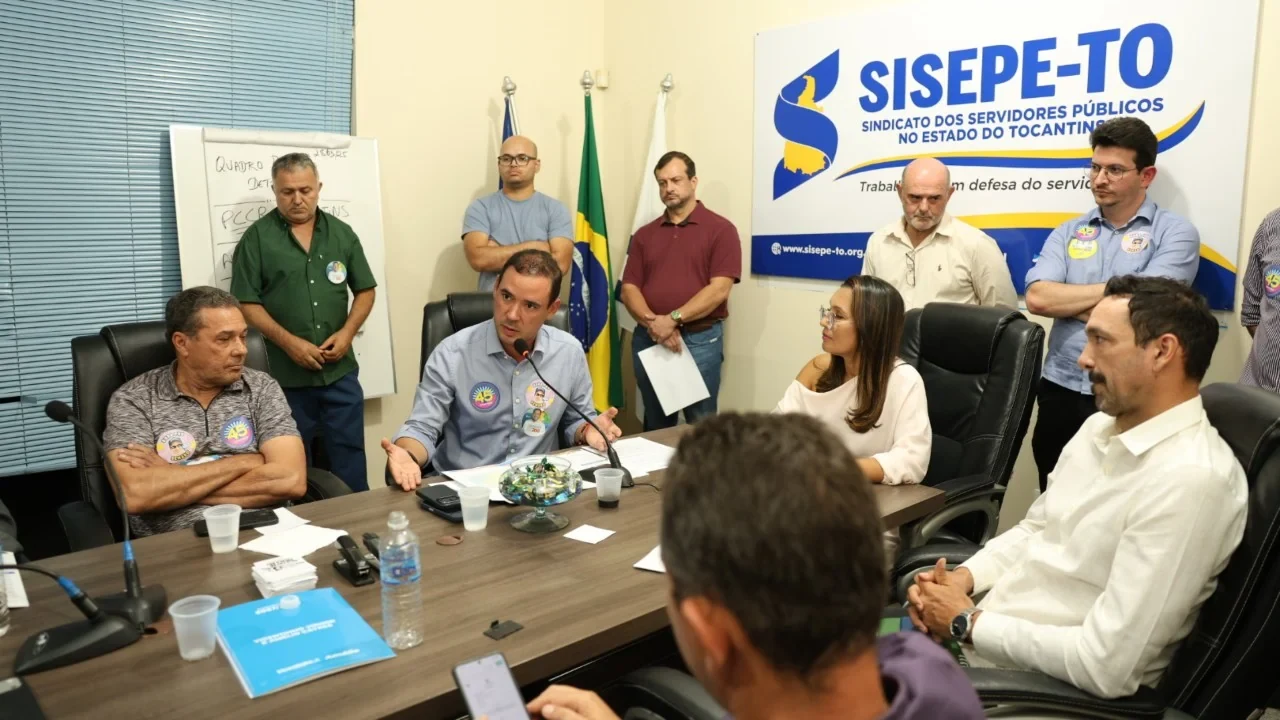 Vicentinho Júnior promete respeitar direitos adquiridos em reunião com o Sisepe
