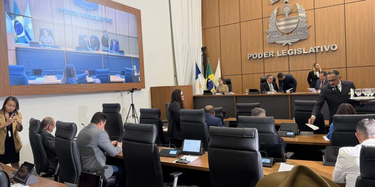 Câmara de Palmas retoma os trabalhos do segundo semestre com posse de vereador