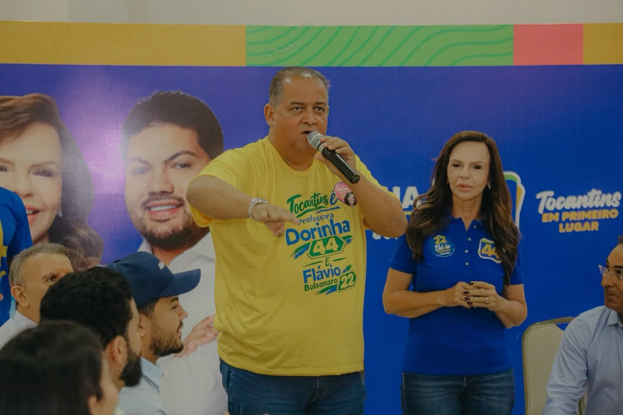 Flávio Bolsonaro escolheu a Professora Dorinha como sua candidata no Tocantins, afirma Eduardo Gomes em encontro com prefeitos