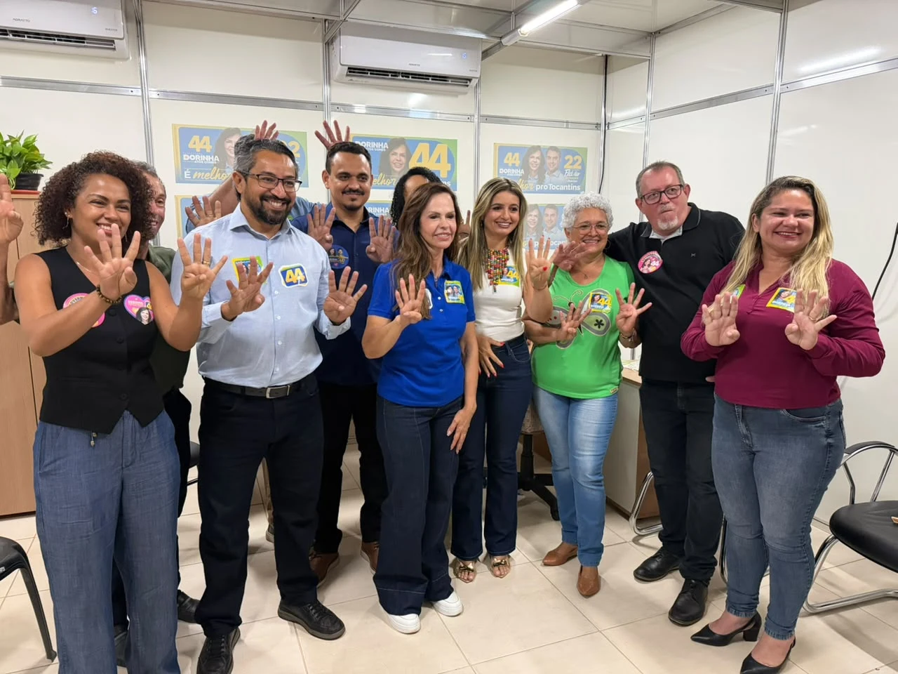 Servidores da segurança reforçam apoio à Professora Dorinha; 'Líder que não consulta a base deixa de ser líder'