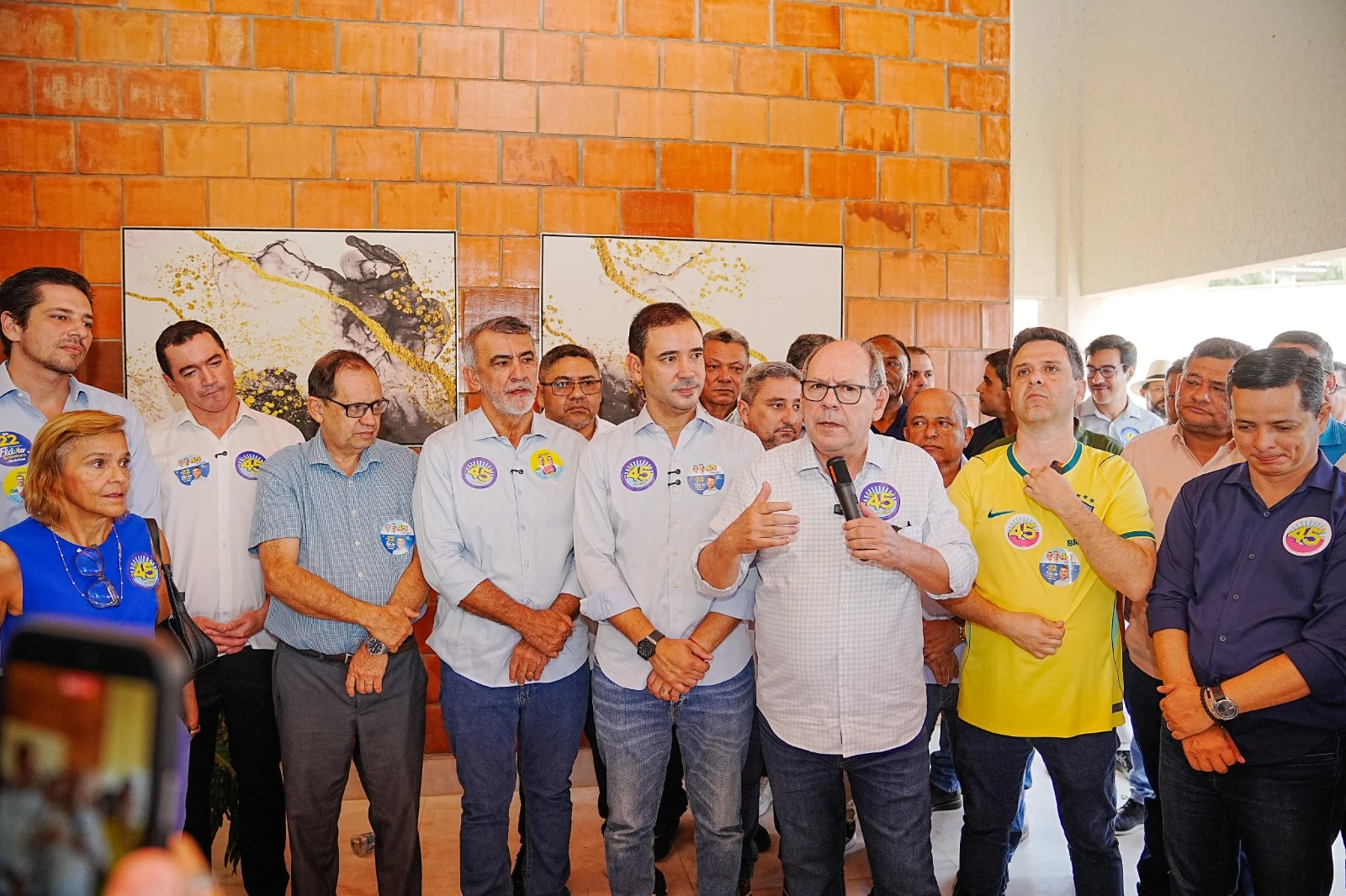 Ronaldo Dimas e deputado federal Tiago Dimas declaram apoio a Vicentinho, em Araguaína