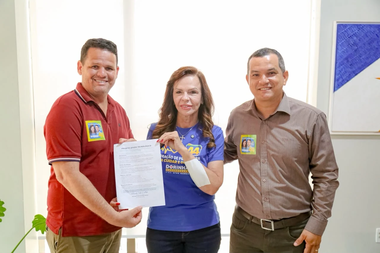 Professora Dorinha recebe projeto de qualificação de jovens para manutenção de celulares, drones e equipamentos eletrônicos
