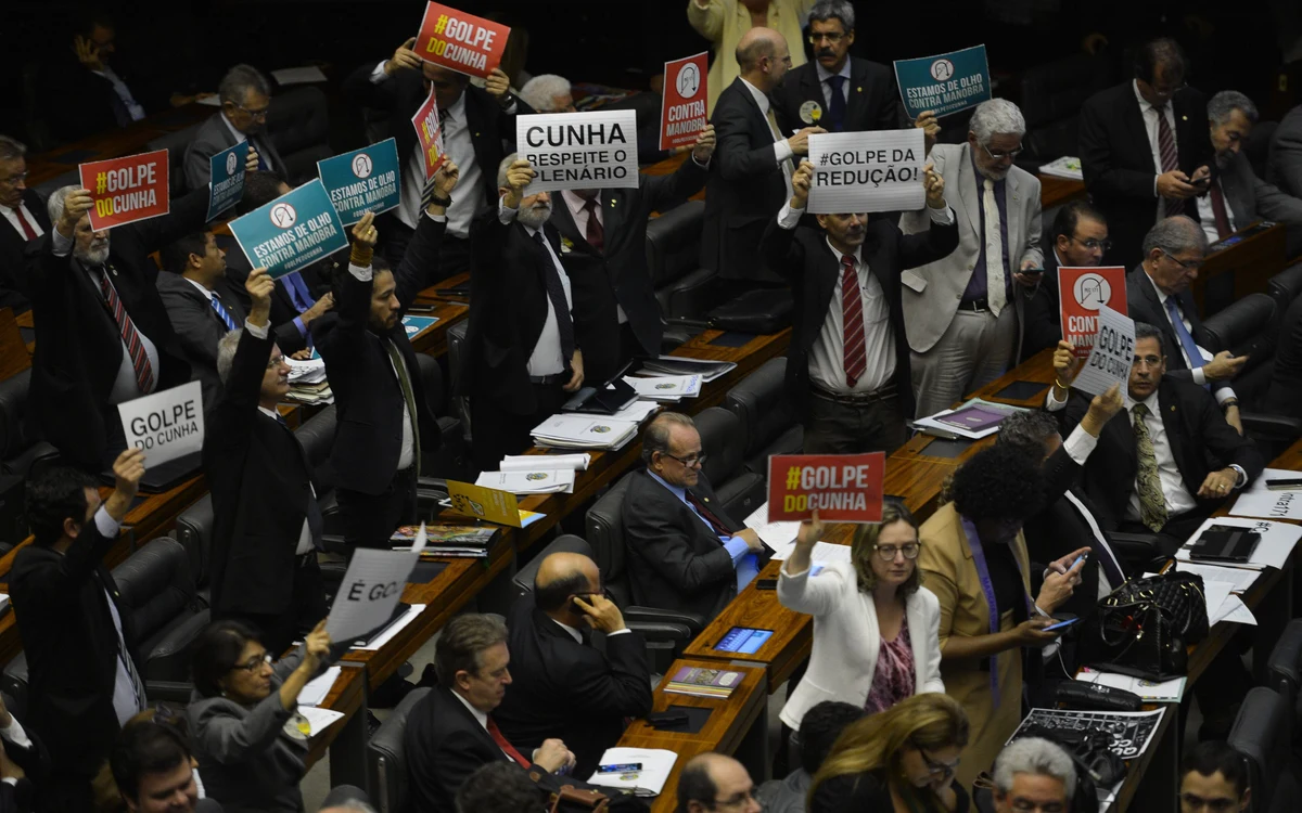 Rejeição à redução da maioridade penal chega a 18%; apoio permanece majoritário, com 80%