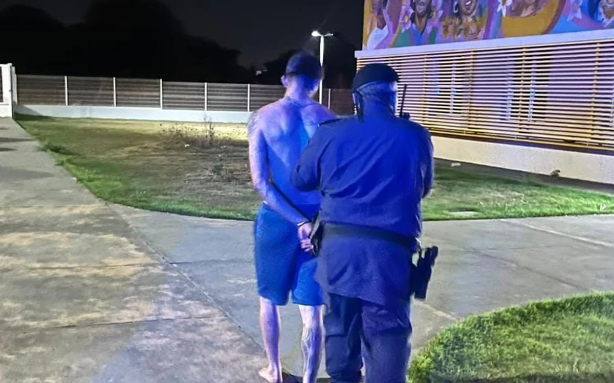 Guarda Metropolitana leva suspeito de ameaçar mulher de morte para a Casa da Mulher Brasileira, em Palmas