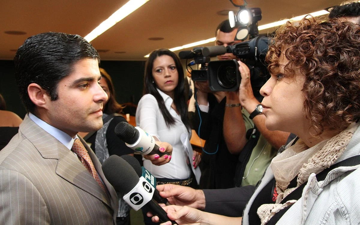 Mensagens extraídas pela PF ligam Rueda e ACM Neto à busca de recursos de servidores para o Master